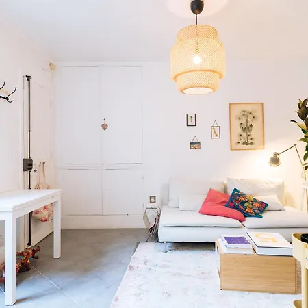 Vibrant & Tranquil 1bd Folie-mericourt Fogadó *